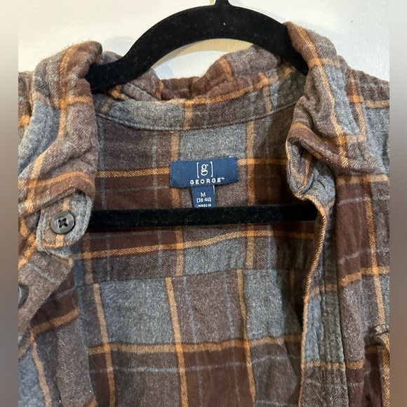 George Button Up | Size M - Picture 3 of 4